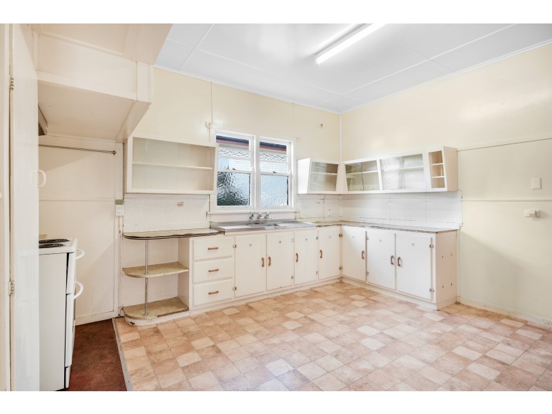 32 Ramsay Street, South Toowoomba QLD 4350