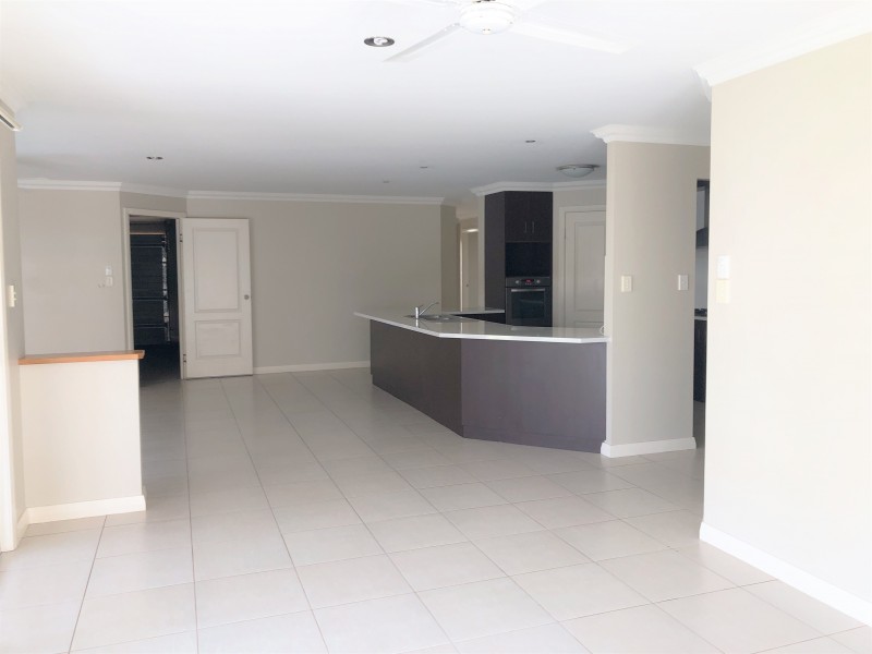 9 Saba Court, Middle Ridge QLD 4350