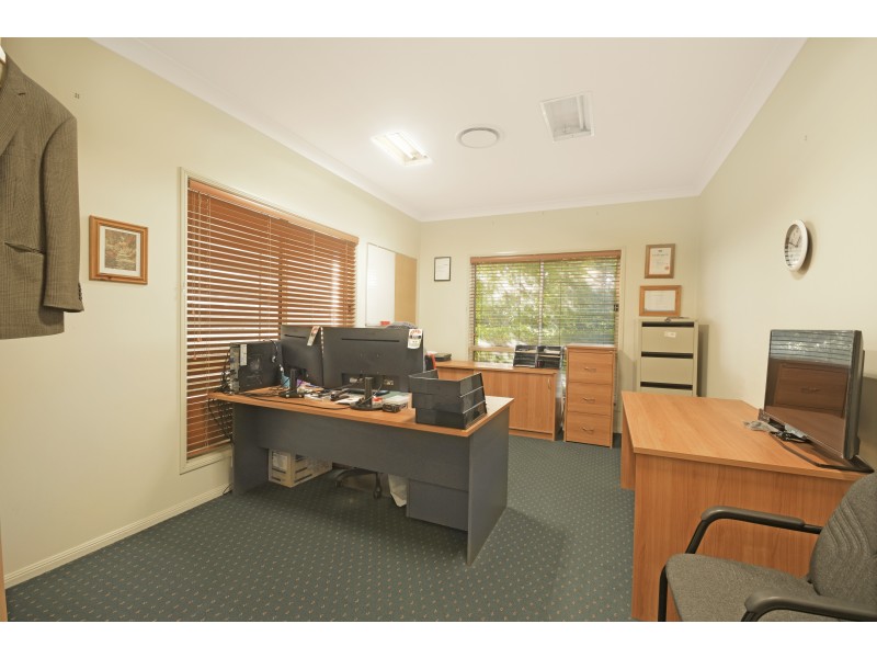 14 Freighter Avenue, Wilsonton QLD 4350
