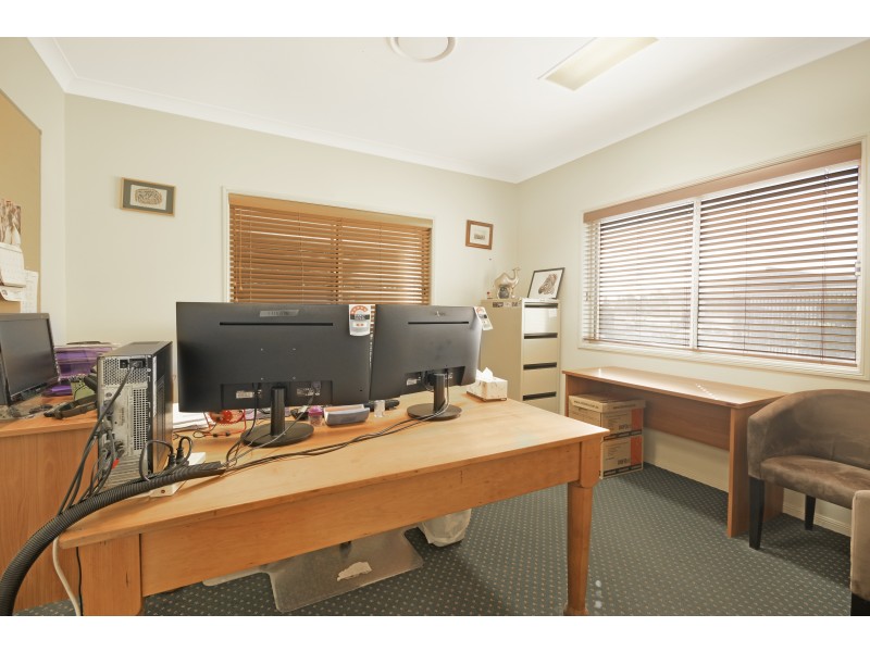 14 Freighter Avenue, Wilsonton QLD 4350