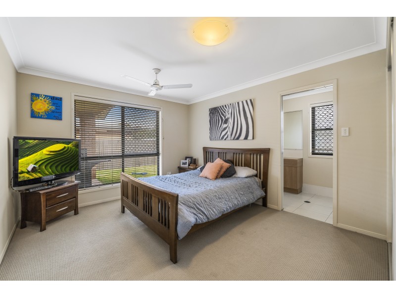 8 Kurrawa Crescent, Glenvale QLD 4350