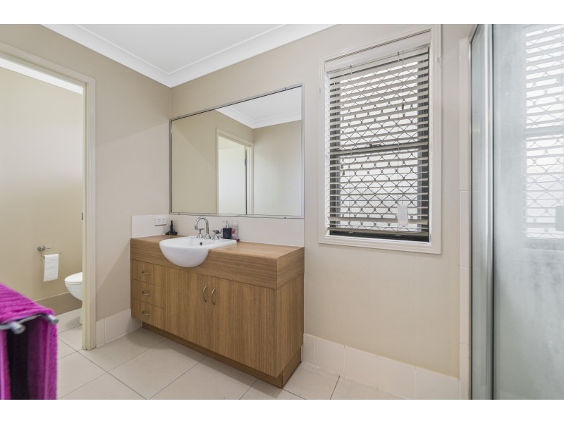 8 Kurrawa Crescent, Glenvale QLD 4350