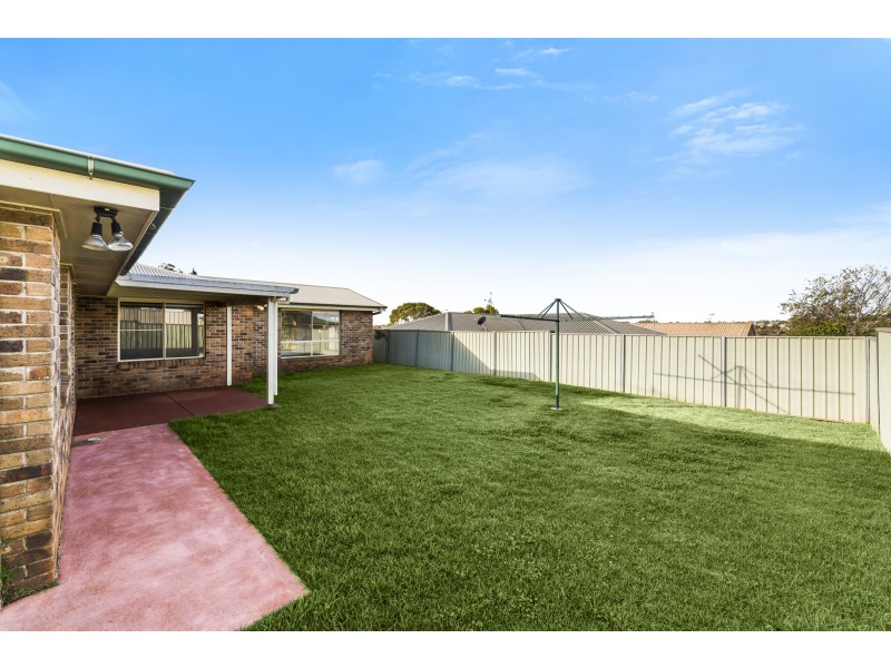 10 Janine Court, Kearneys Spring QLD 4350