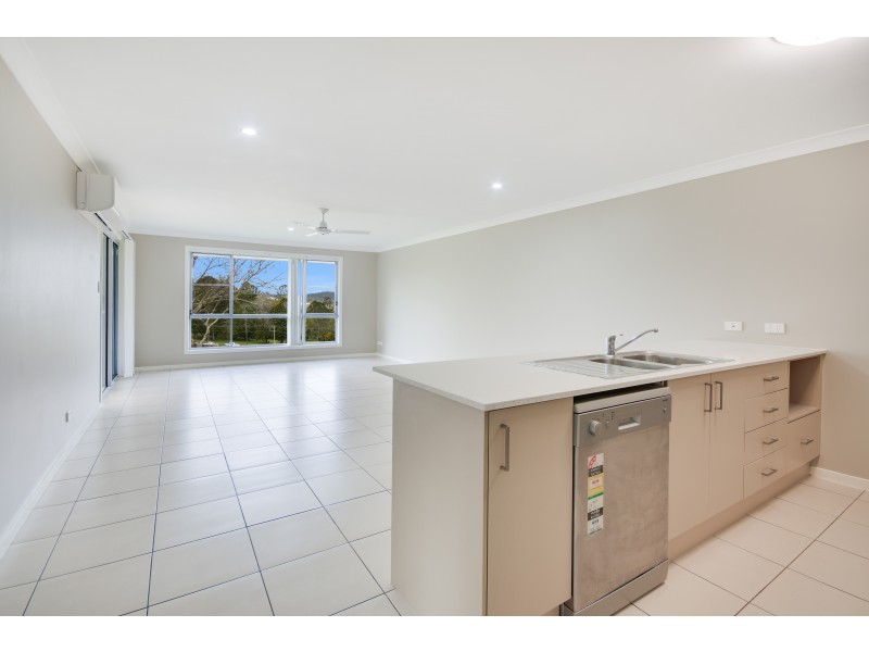 Unit 1/19 Alpine Court, Cranley QLD 4350