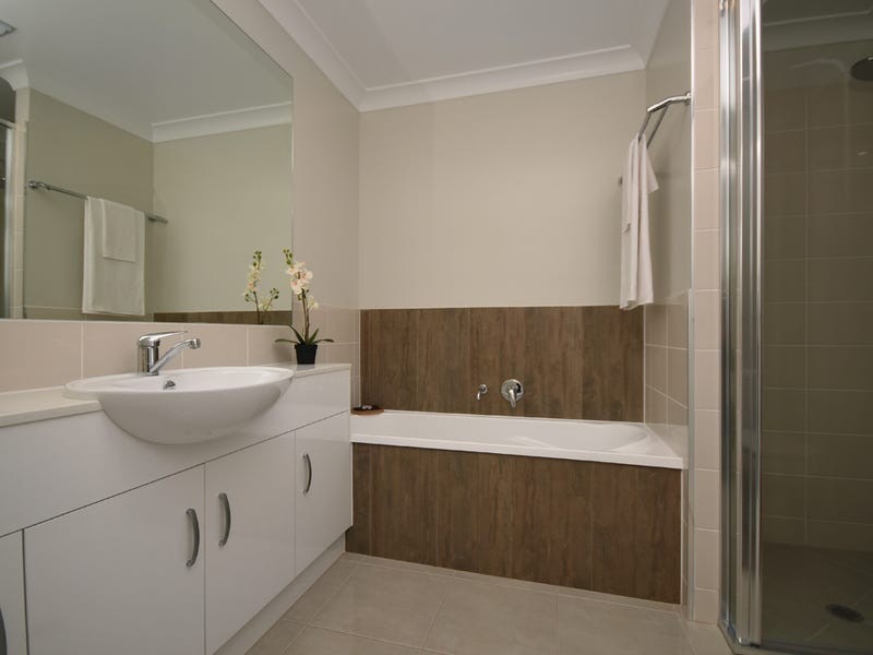 Unit 4/19 Crown Street, Rangeville QLD 4350