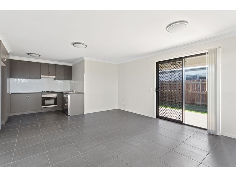 Unit 2/2 Nash Drive, Glenvale QLD 4350