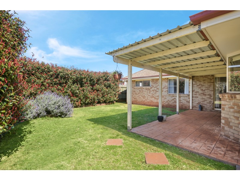 8 Pixie Drive, Kearneys Spring QLD 4350