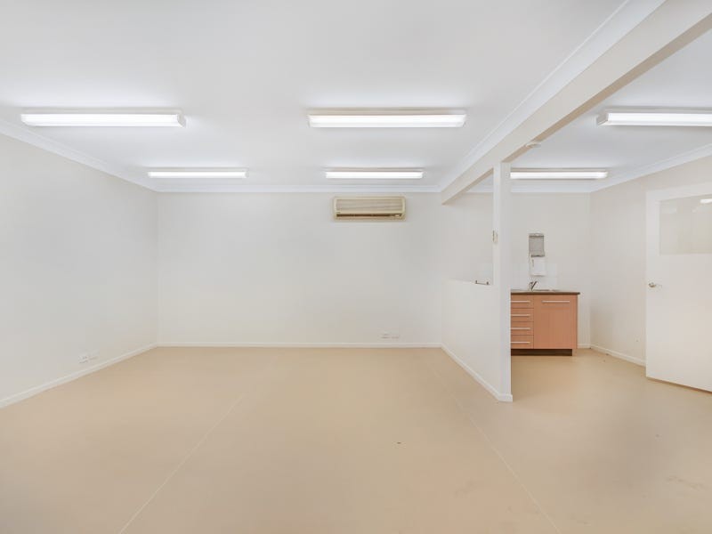 367 Taylor Street, Wilsonton QLD 4350