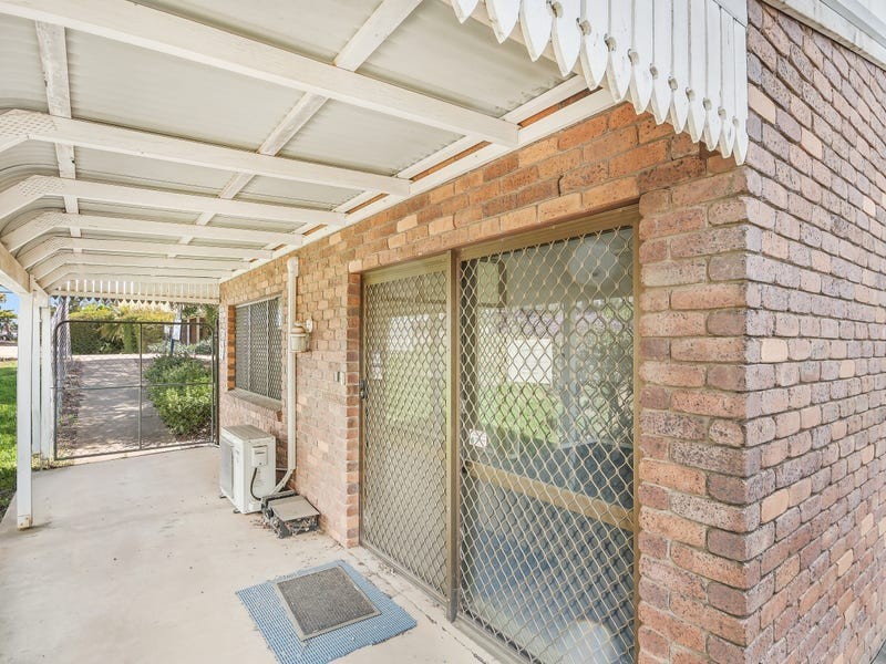 367 Taylor Street, Wilsonton QLD 4350