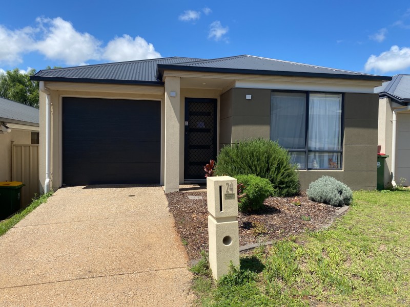 24 Minnett Street, Glenvale QLD 4350