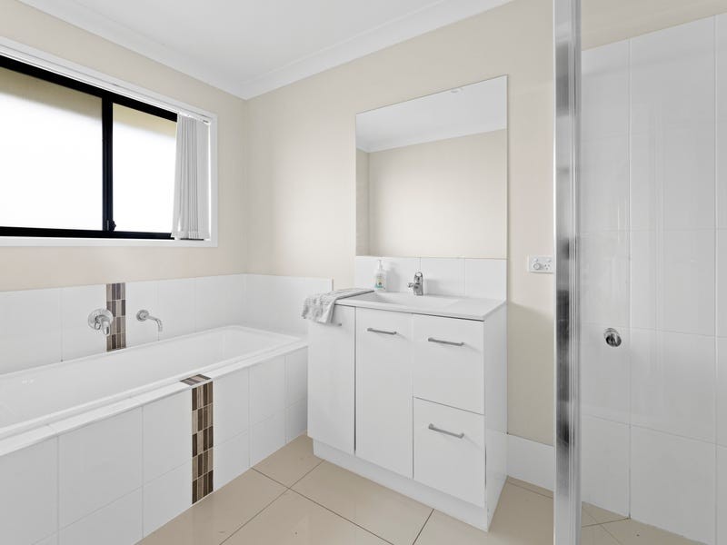 17 Arwon Street, Wyreema QLD 4352