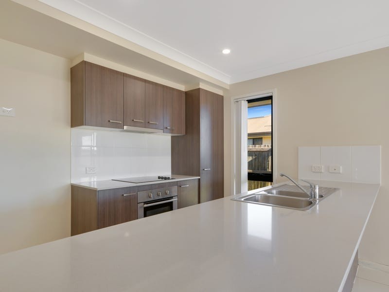 Unit 1/27 Weebah Place, Cambooya QLD 4358