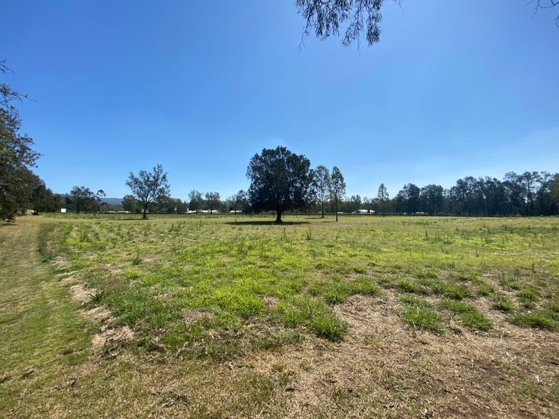 34 Rutherford Road, Withcott QLD 4352