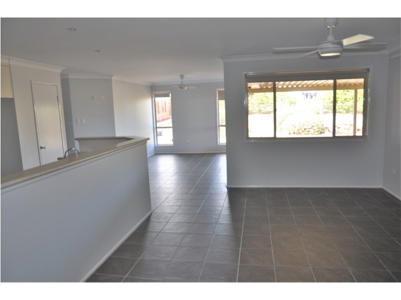 25 Holly Avenue, Cawdor QLD 4352