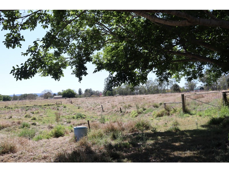 111 Murphys Creek Road, Postmans Ridge QLD 4352