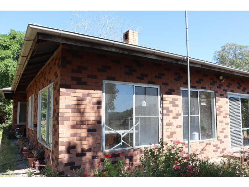 111 Murphys Creek Road, Postmans Ridge QLD 4352