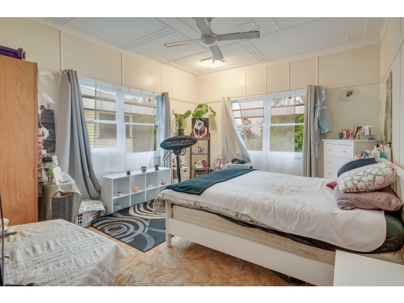 18 Ruthven Street, Harlaxton QLD 4350
