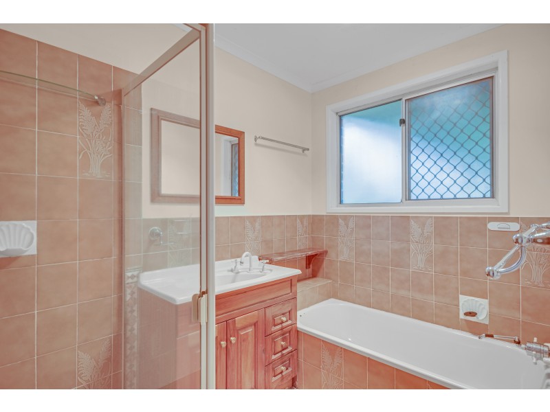 4 Riethmuller Street, Kearneys Spring QLD 4350