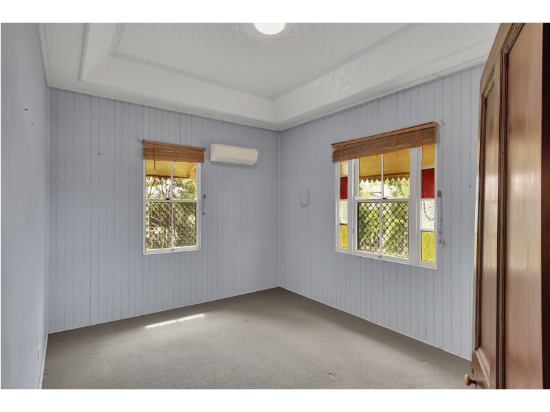 210 Campbell Street, Newtown QLD 4350