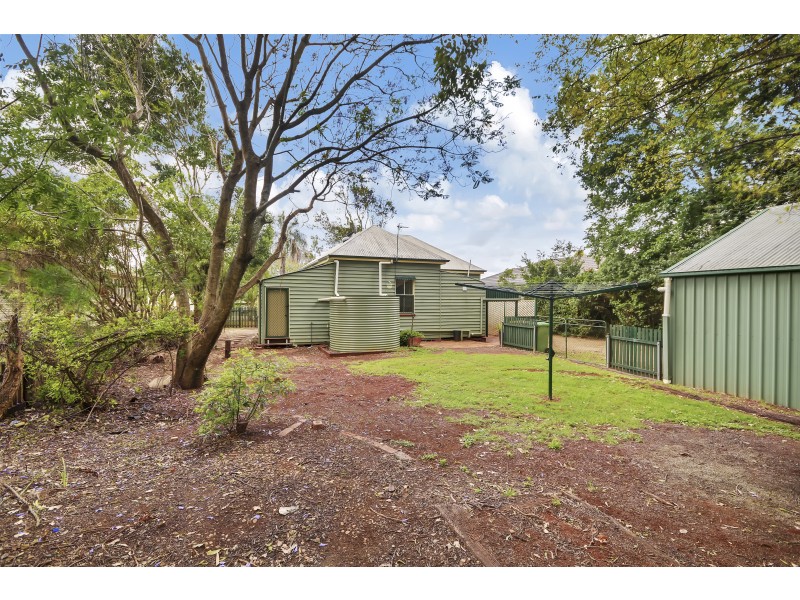 210 Campbell Street, Newtown QLD 4350