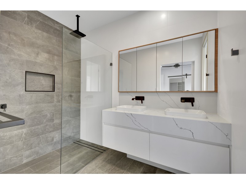 Unit 5/13 Perth Street, Rangeville QLD 4350