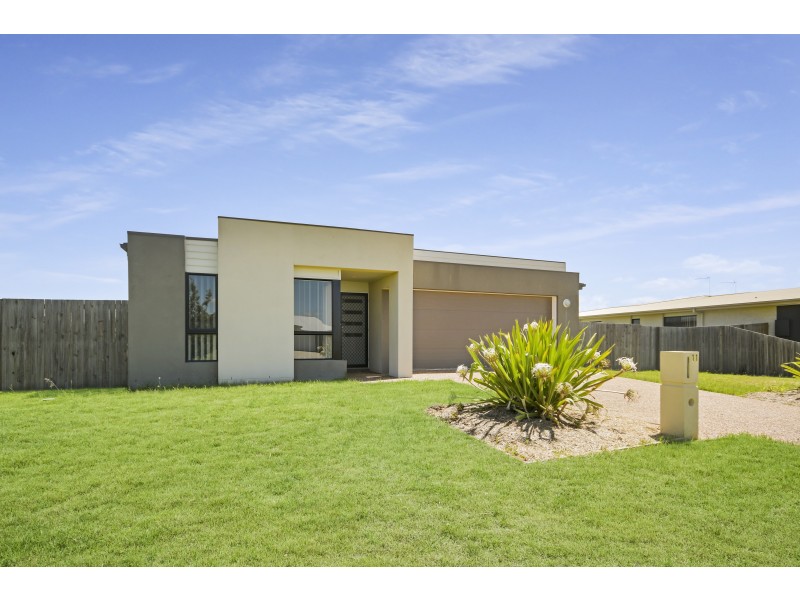 11 Mia Street, Wyreema QLD 4352