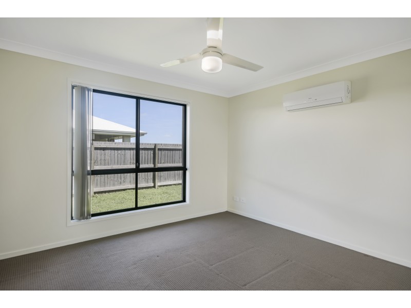 11 Mia Street, Wyreema QLD 4352