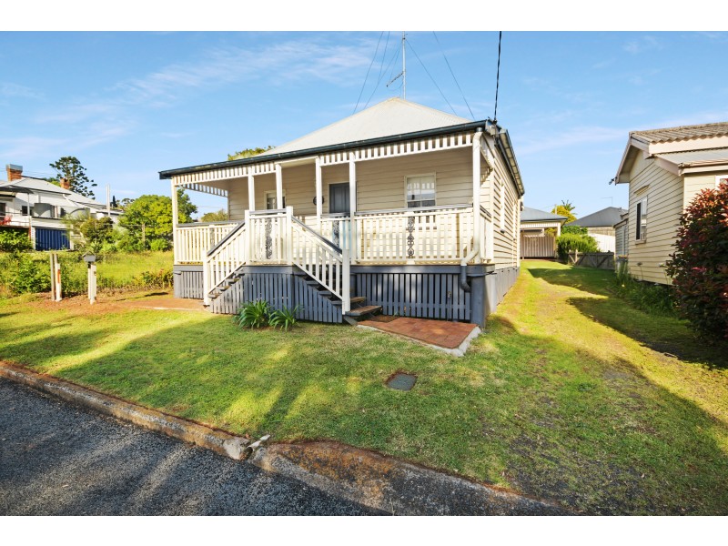 4 Sir Street, North Toowoomba QLD 4350