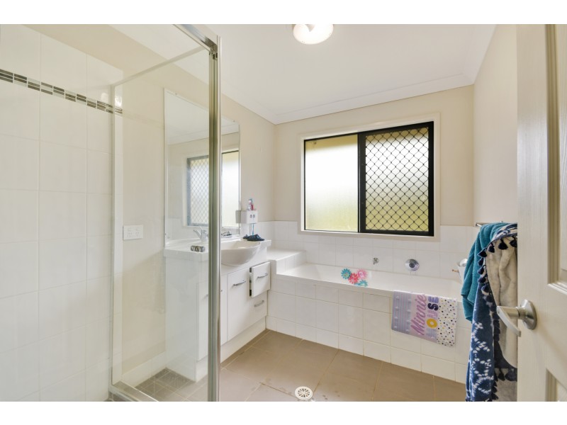 20 Settlers Drive, Gowrie Junction QLD 4352
