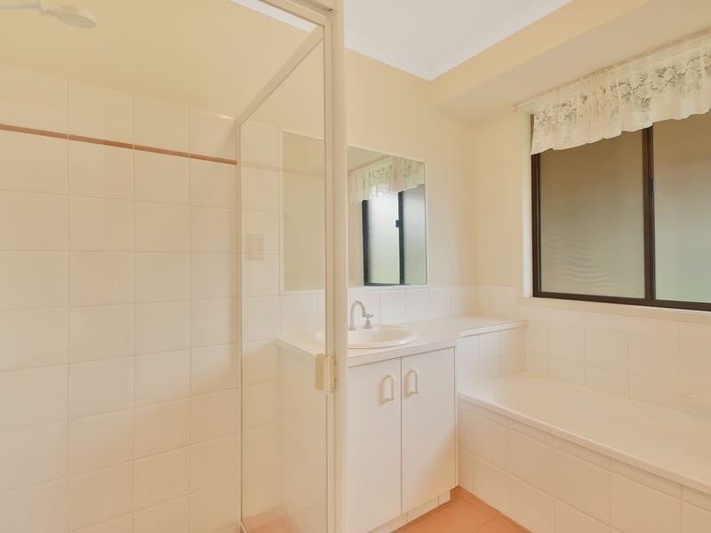 6 Shamrock Court, Middle Ridge QLD 4350