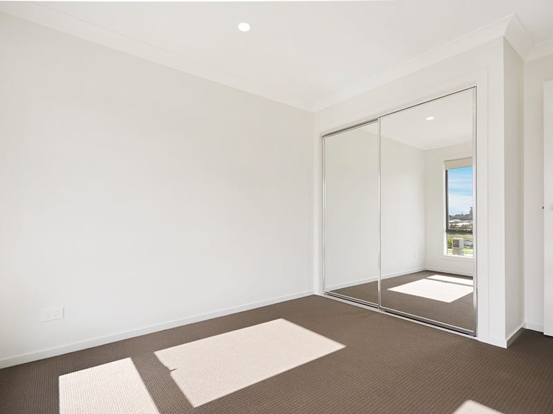 Unit 1/21 Mcinnes Crescent, Glenvale QLD 4350