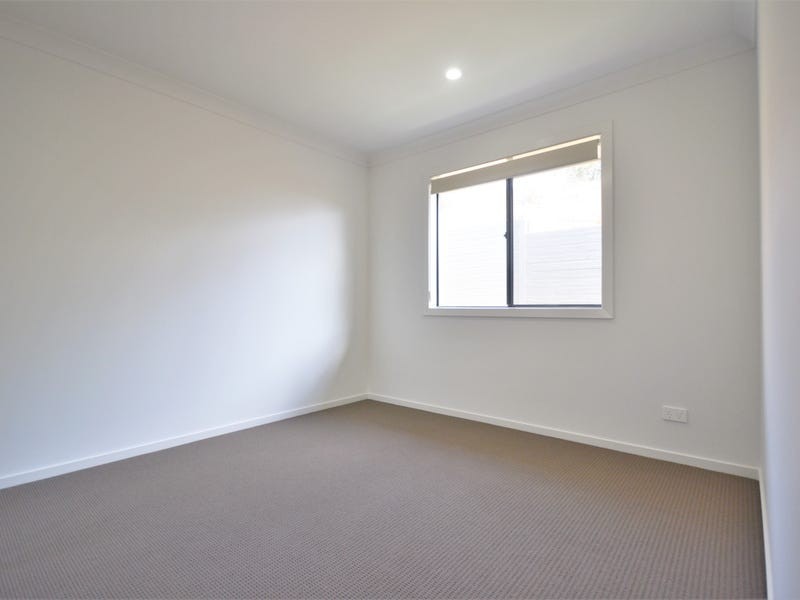 Unit 1/21 Mcinnes Crescent, Glenvale QLD 4350