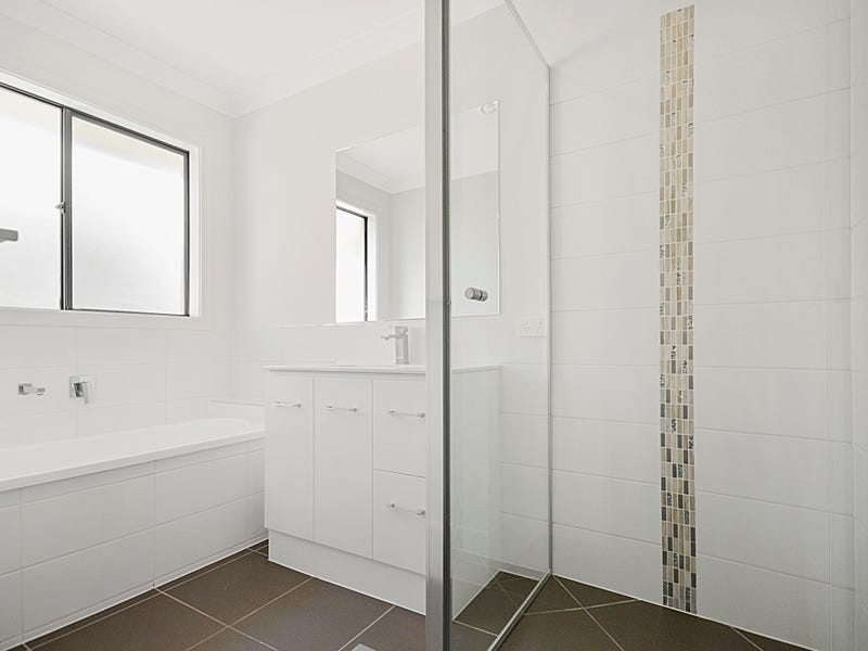 Unit 1/21 Mcinnes Crescent, Glenvale QLD 4350