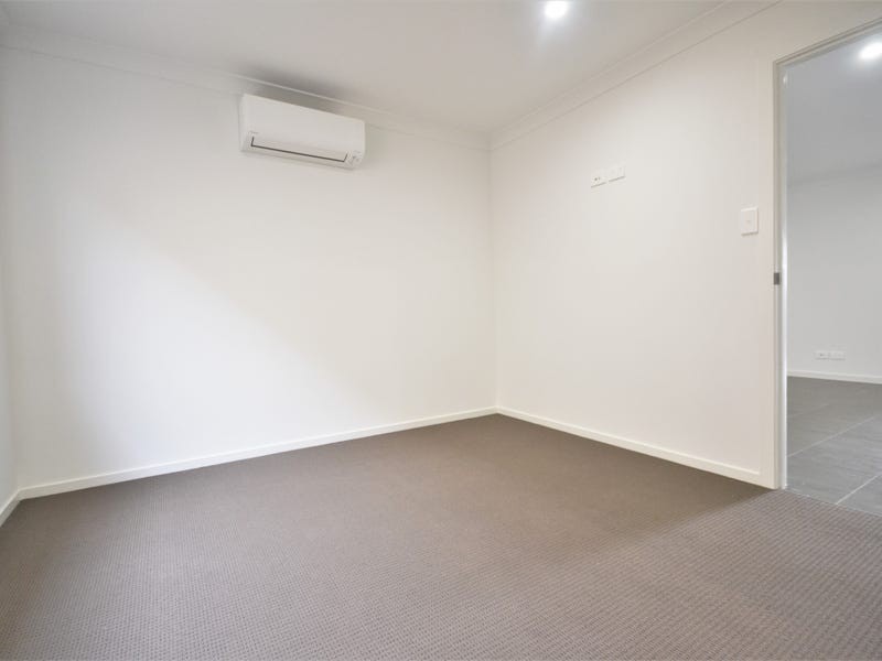 Unit 1/21 Mcinnes Crescent, Glenvale QLD 4350