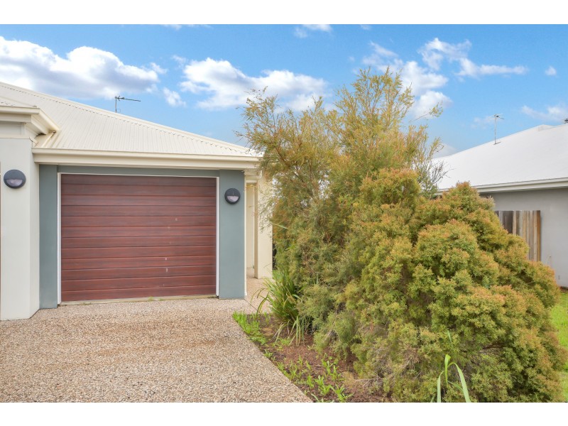 Unit 2/25 Weebah Place, Cambooya QLD 4358