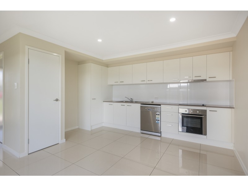 Unit 2/25 Weebah Place, Cambooya QLD 4358
