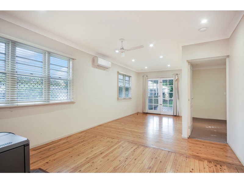 210A Campbell Street, Newtown QLD 4350