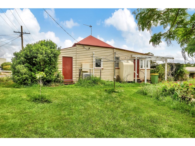 1 Aspect Street, North Toowoomba QLD 4350
