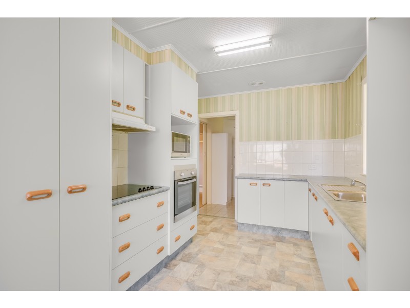 25 Hursley Road, Newtown QLD 4350
