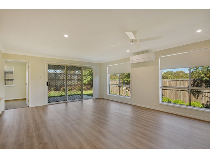 1 Dawn Drive, Glenvale QLD 4350