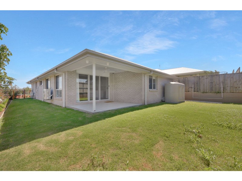 1 Dawn Drive, Glenvale QLD 4350