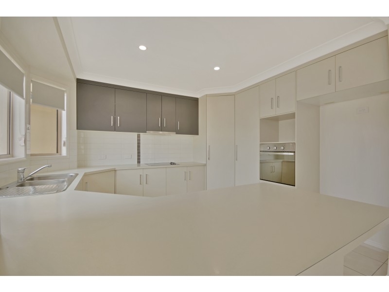 Unit 1/14 Mason Court, Kearneys Spring QLD 4350