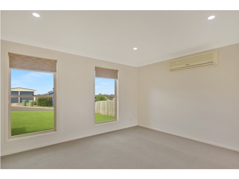 Unit 1/14 Mason Court, Kearneys Spring QLD 4350