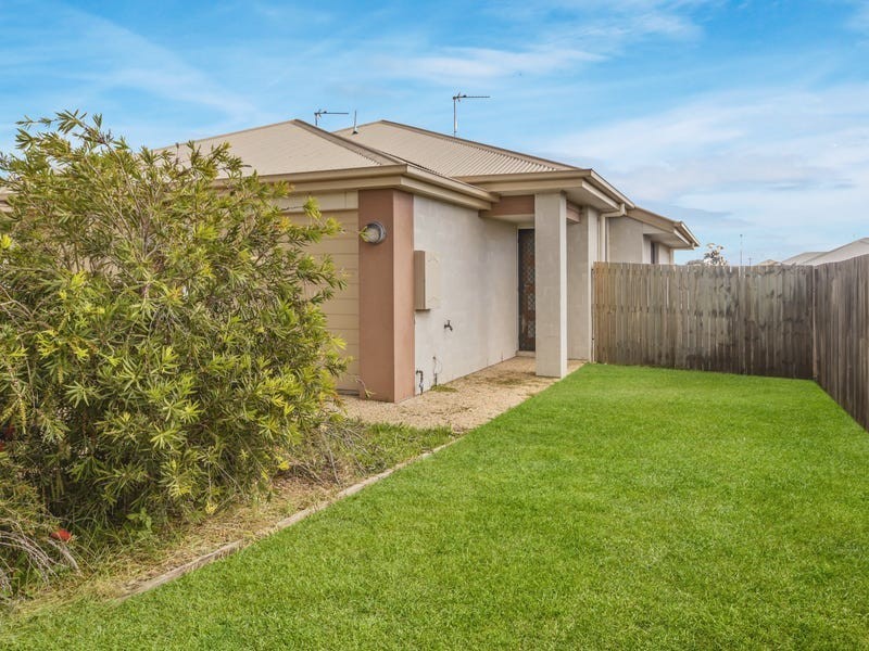 Unit 2/27 Weebah Place, Cambooya QLD 4358