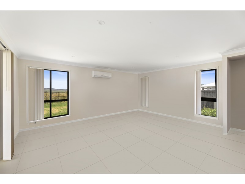 10 Kensei Street, Wyreema QLD 4352