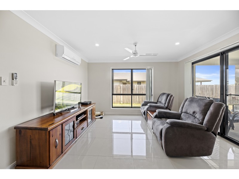 14 Mia Street, Wyreema QLD 4352