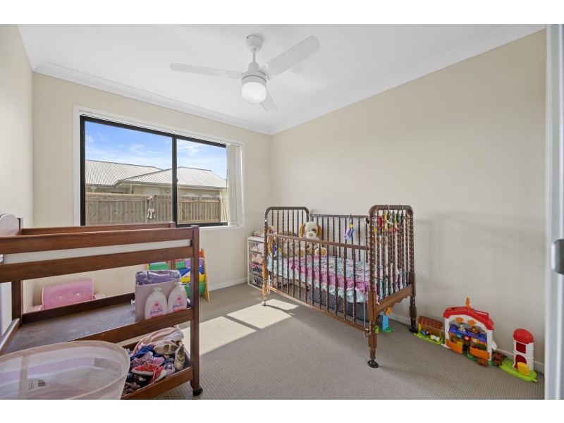 14 Mia Street, Wyreema QLD 4352