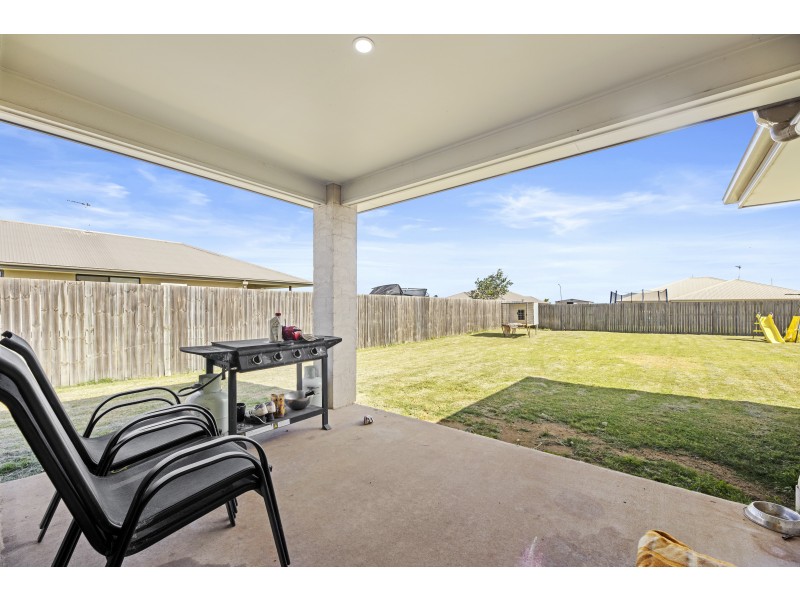 14 Mia Street, Wyreema QLD 4352