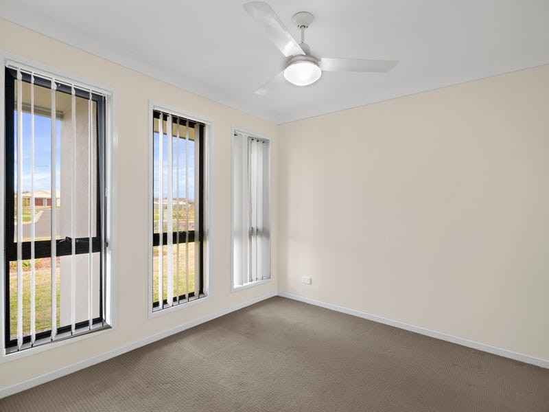 Unit 1/2 Nash Drive, Glenvale QLD 4350