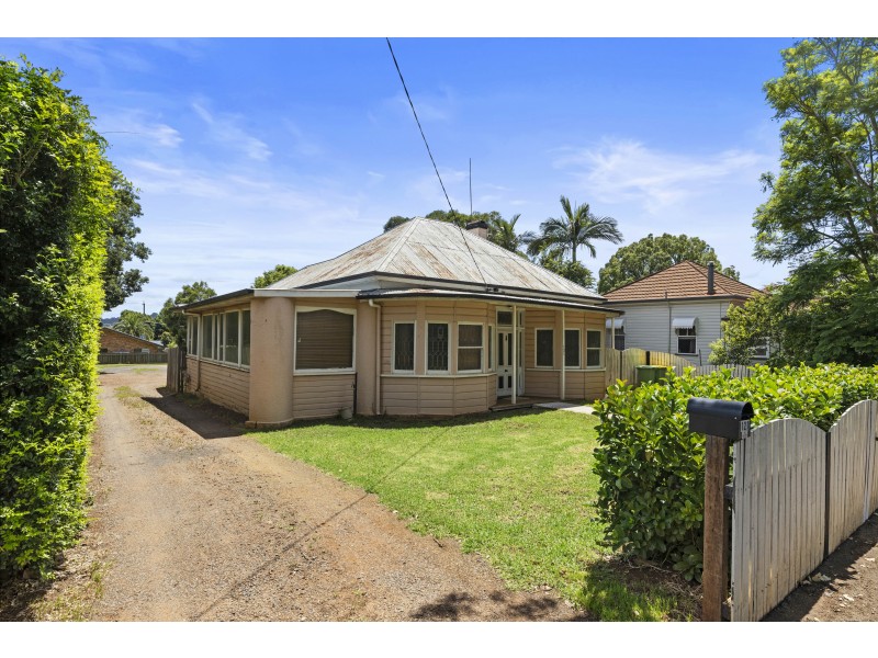 121 James Street, East Toowoomba QLD 4350